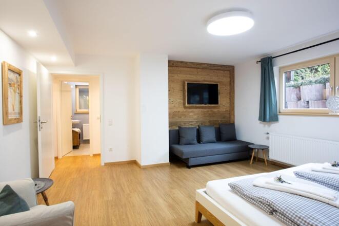 Schlafzimmer 3 mit zusätzlichem Schlafsofa im UG