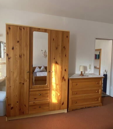 Schrank und genug Stauraum