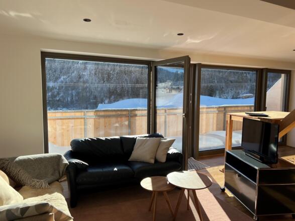 Ari Apartement Wohnbereich und Terrasse
