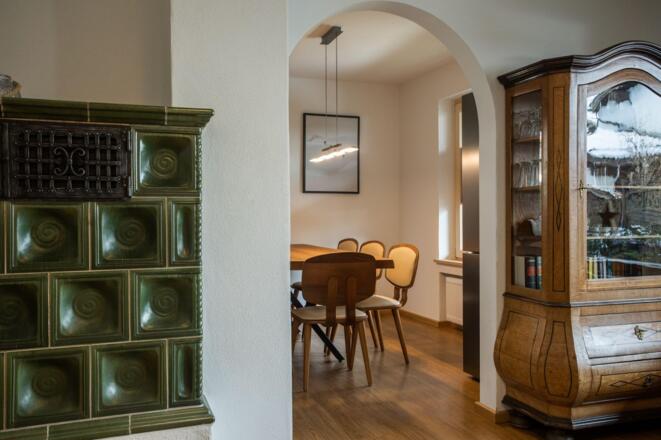 Wohnzimmer mit Zugang zum Esszimmer