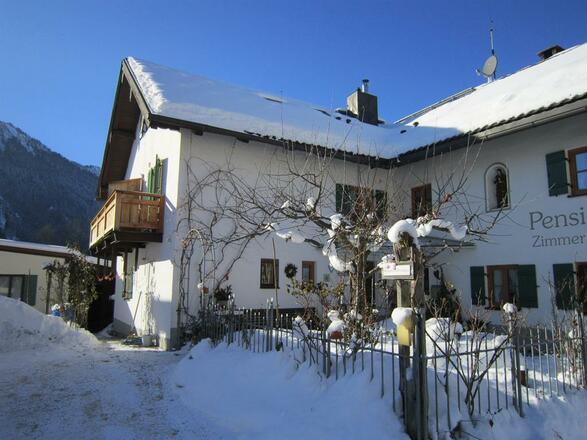 Hausansicht im Winter