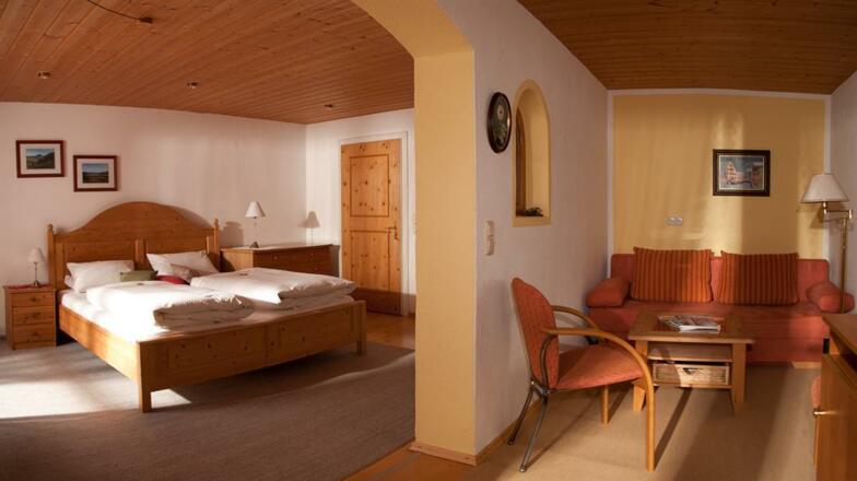 Zimmer 6 mit Terasse