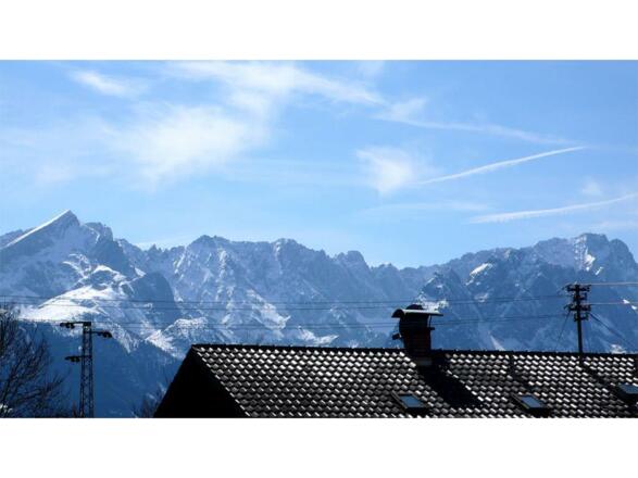 Balkonaussicht von Alpspitze bis Zugspitze