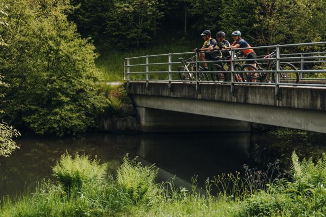Mountainbiker fahren in der Nähe von der Zaglmühle