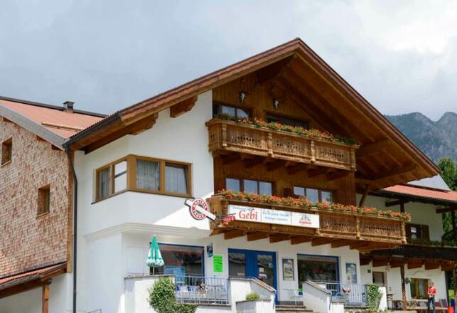 Aussenansicht im Sommer