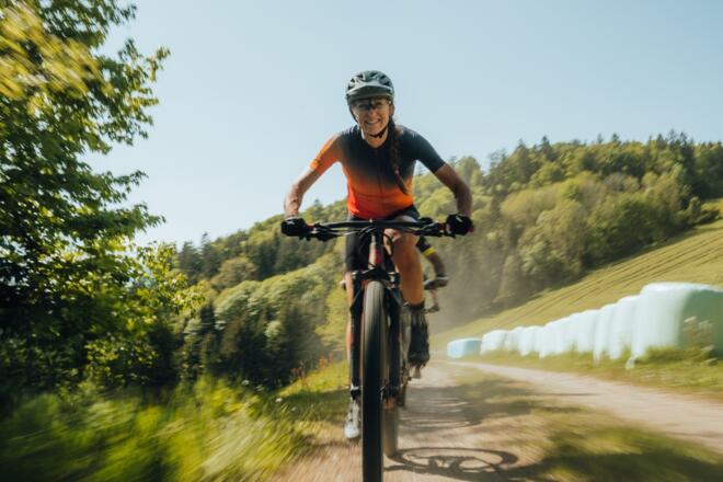 Mountainbiker in der Nähe von der Ameisbergwarte