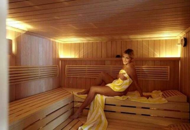 4 - Sauna