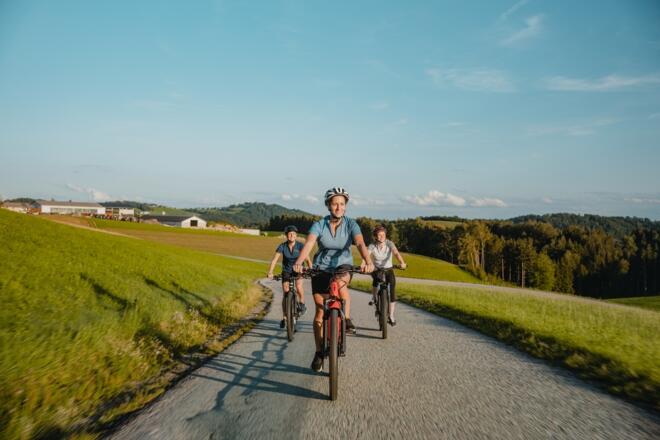 Radtour Radfahrerinnen Donauradweg