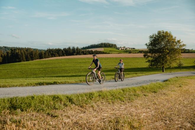 Radtour Radfahrerinnen Donauradweg