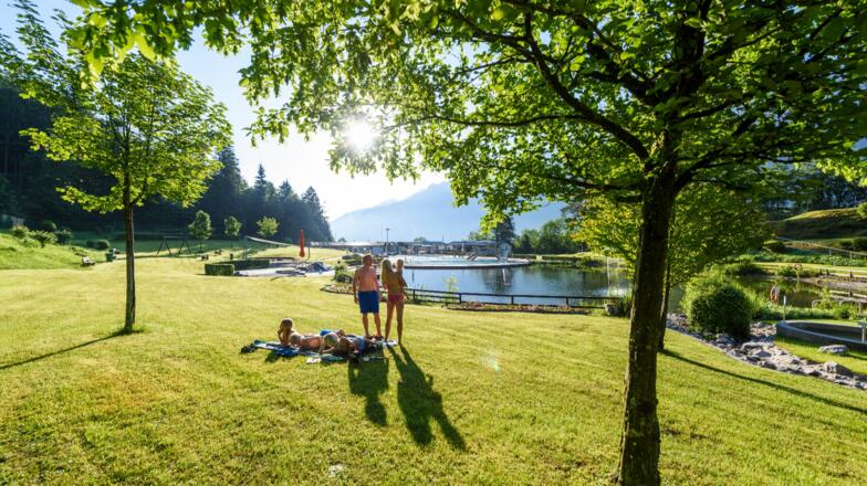 Alpenschwimmbad Oberau Liegewiese