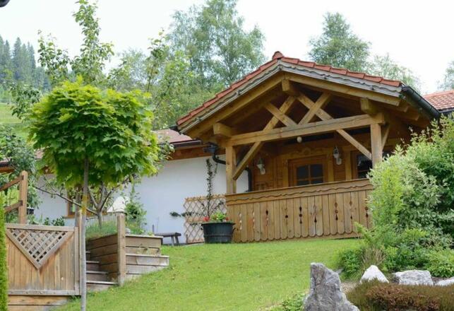 Aussenansicht im Sommer