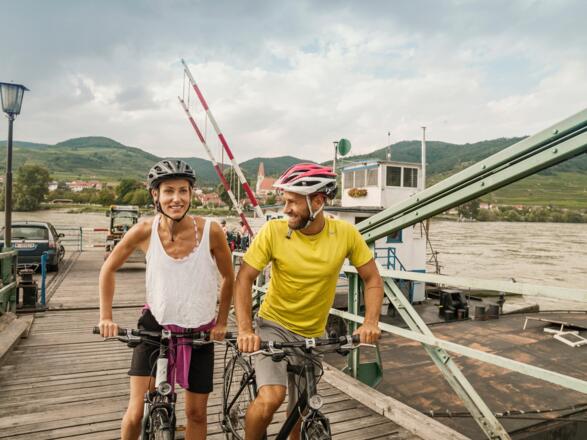 Fähren machen es ganz einfach möglich vom Nord- zum Südufer und umgekehrt zu wechseln