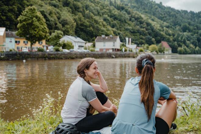 Radfahrerinnen Gasthof Gierlinger Obermühl an der Donau