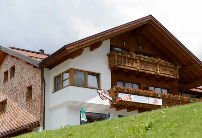 Aussenansicht im Sommer