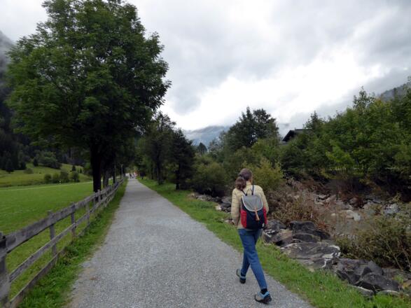 Die Elisabethpromenade folgt der Gasteiner Ache.