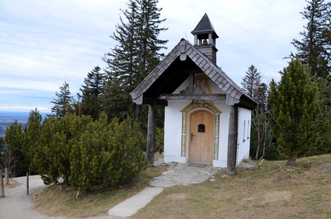 Wer mag, wirft noch einen Blick in die kleine Kapelle am Wegesrand