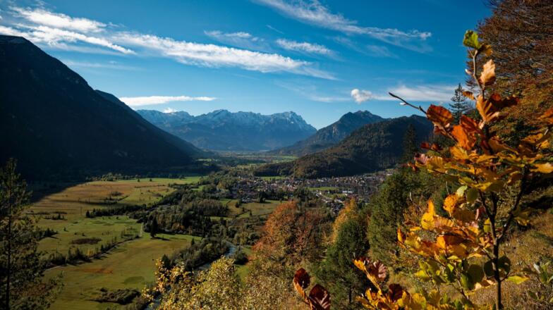 Blick von Oberau zum Wettersteinmassiv