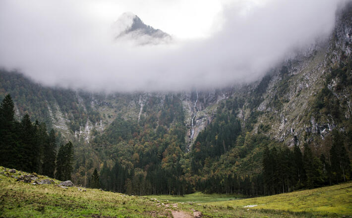 Blick vom Obersee zum Röthbach-Wasserfall