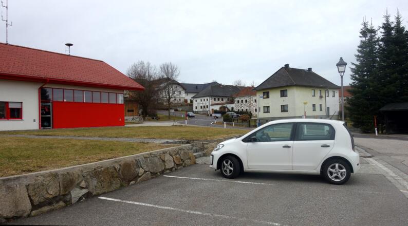 Parken bei der Freiw.Feuerwehr FF