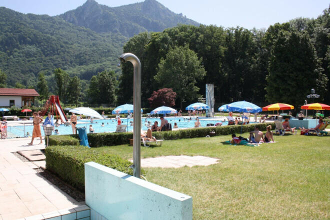 freibad-nussdorf-am-inn-liegewiese