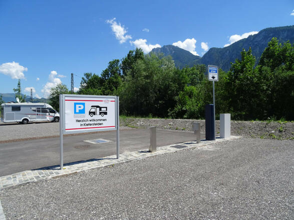 wohnmobilstellplatz-kiefersfelen-bahnhof