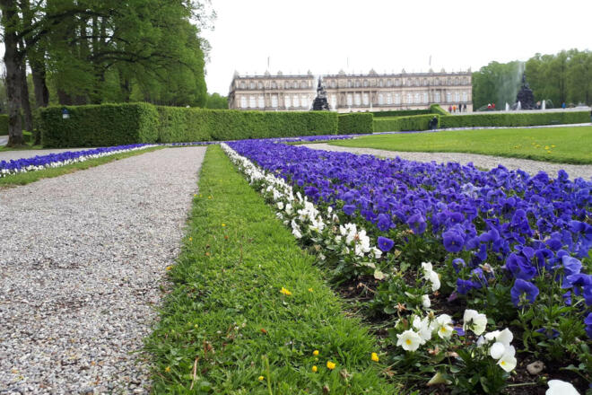 schlosspark herrenchiemsee fruehling