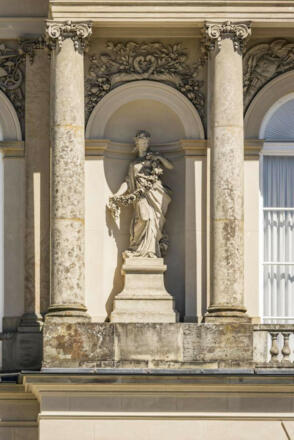 skulptur-aussenfassade-herrenchiemsee