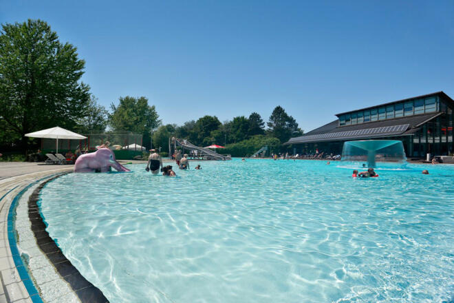 Außenpool-Kinderrutsche