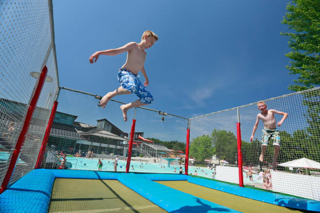 Trampolin-Pool