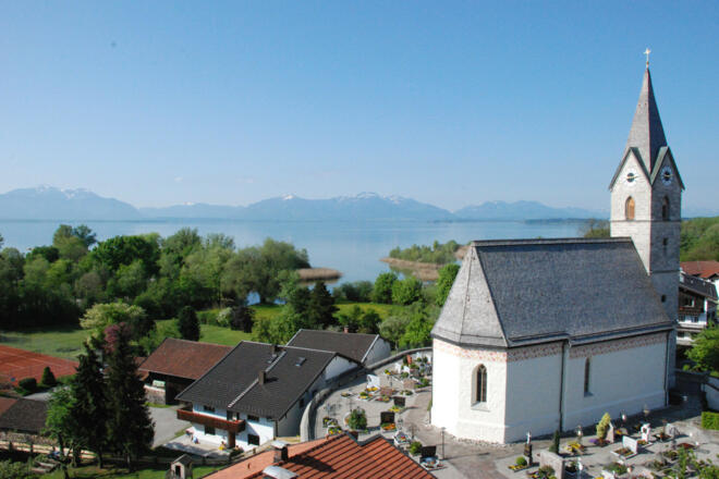 web_Kirche Seebruck -® Tourist-Information Seebruck