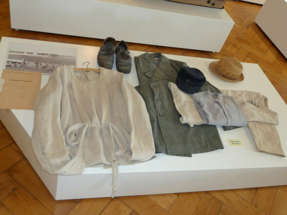 Zwangsjacke-web ©Wolfgang Schmid