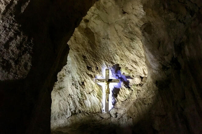 wendelsteinhoehle-kreuz