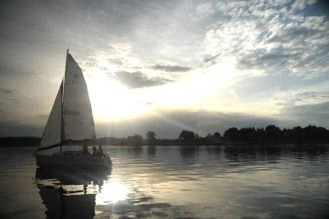 segelboote-sonnenuntergang