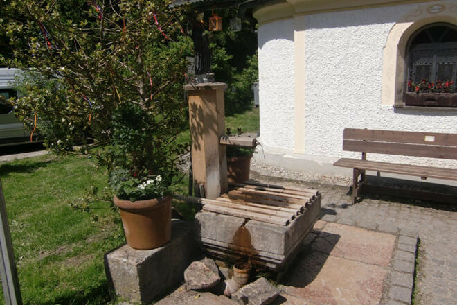 Brunnenkapelle-zum-Heiligen-Leonhard-in-Bad-Leonhardpfunzen