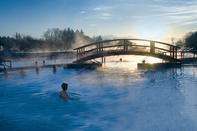 CT_Relaxbecken mit Brücke_Winter