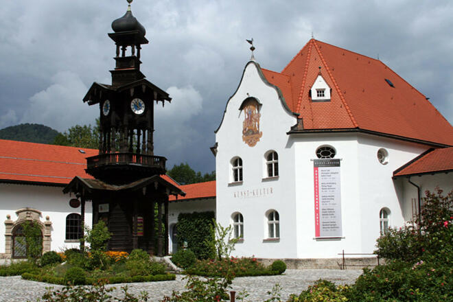 kunst-und-kultur-zu-hohenaschau-gebaeude-aussen