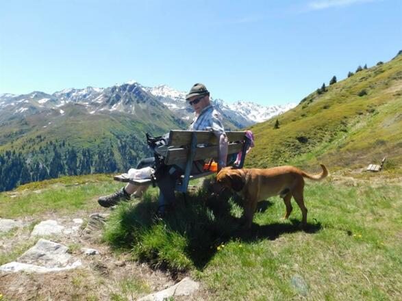 Wanderpause mit Panoramablick