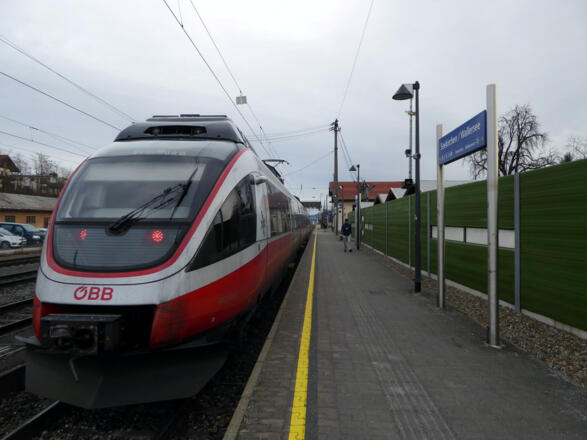 Am Ausgangsbahnhof in Seekirchen halten alle Regionalzüge.
