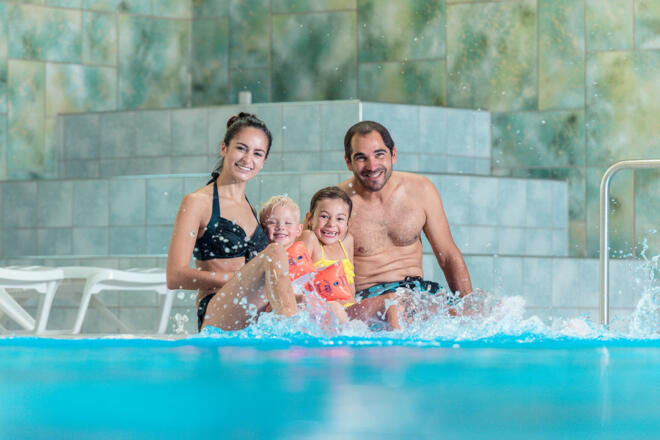 bernamare-familie-plantschen