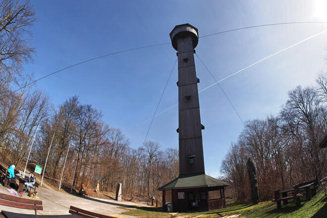 Aussichtsturm auf dem Heldrastein