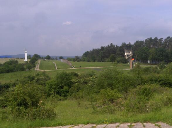 Die Mustergrenze und die beiden Beobachtungstürme