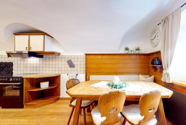 Küche mit Essbereich