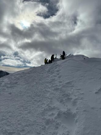 Skitourengeher auf der Alpspitze