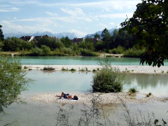 Ein einsamer Badeplatz im Sommer ....