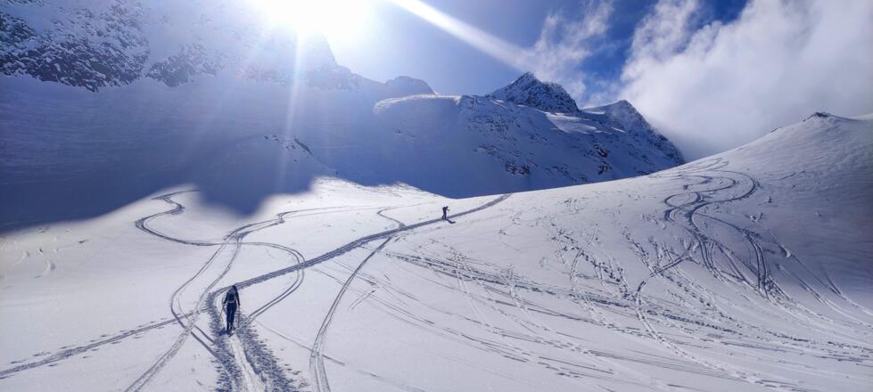 Schöne freie Hänge, dann wieder steiler