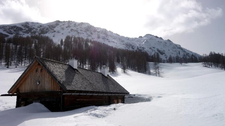 Bärenalm1626m mit Hirscheck 2068m