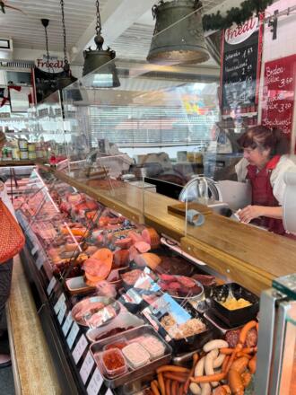 Metzgerei Friedl - Wursttheke