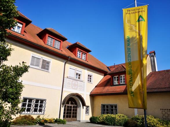Benediktinerinnenkloster Steinerkirchen an der Traun