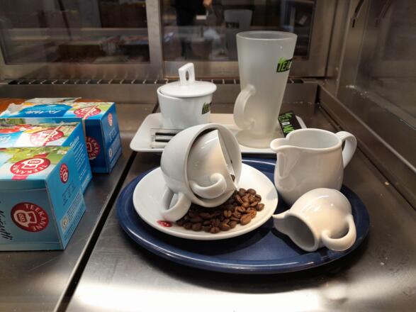 Caffee & Snack Unimarkt Wilhering_innen_Vitrine_fotocredit Fellhofer