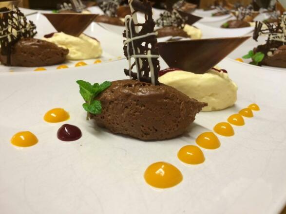 13840453_646818375491540_1313915966_o